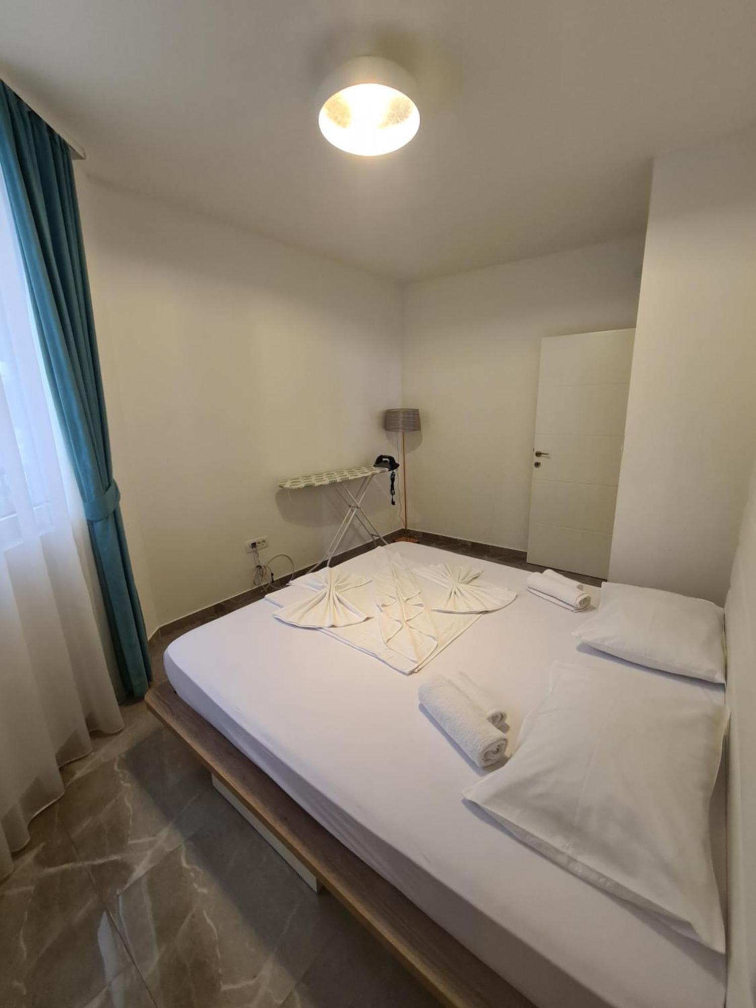 Aura Time Apartments Rafailovici Luaran gambar