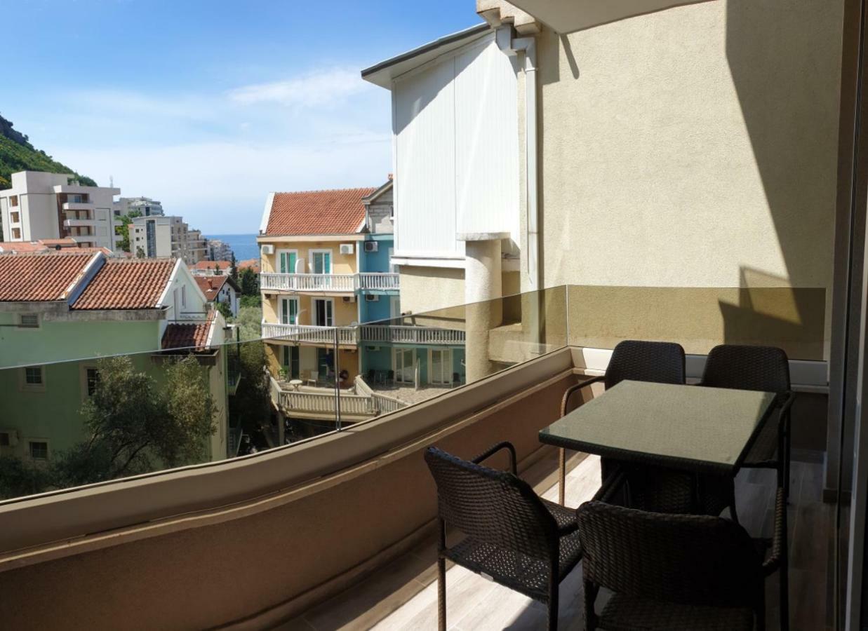 Aura Time Apartments Rafailovici Luaran gambar